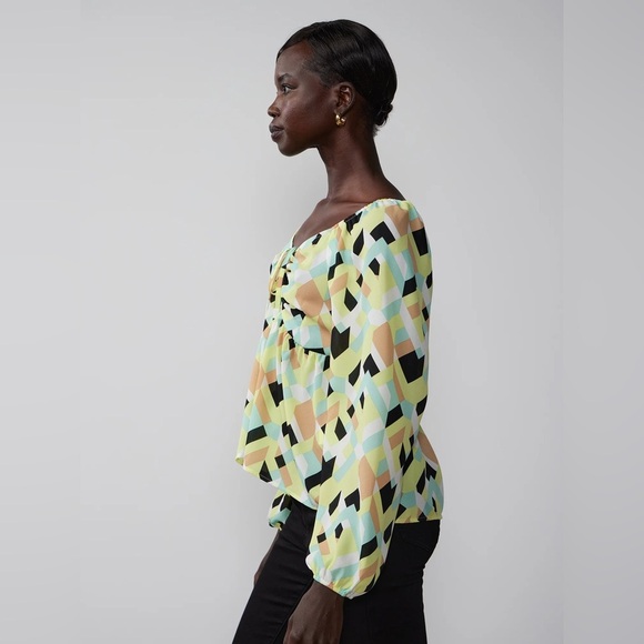 NWOT New York & Company Black and Yellow Pattern Tie Front Blouse Size XL - Picture 4 of 9